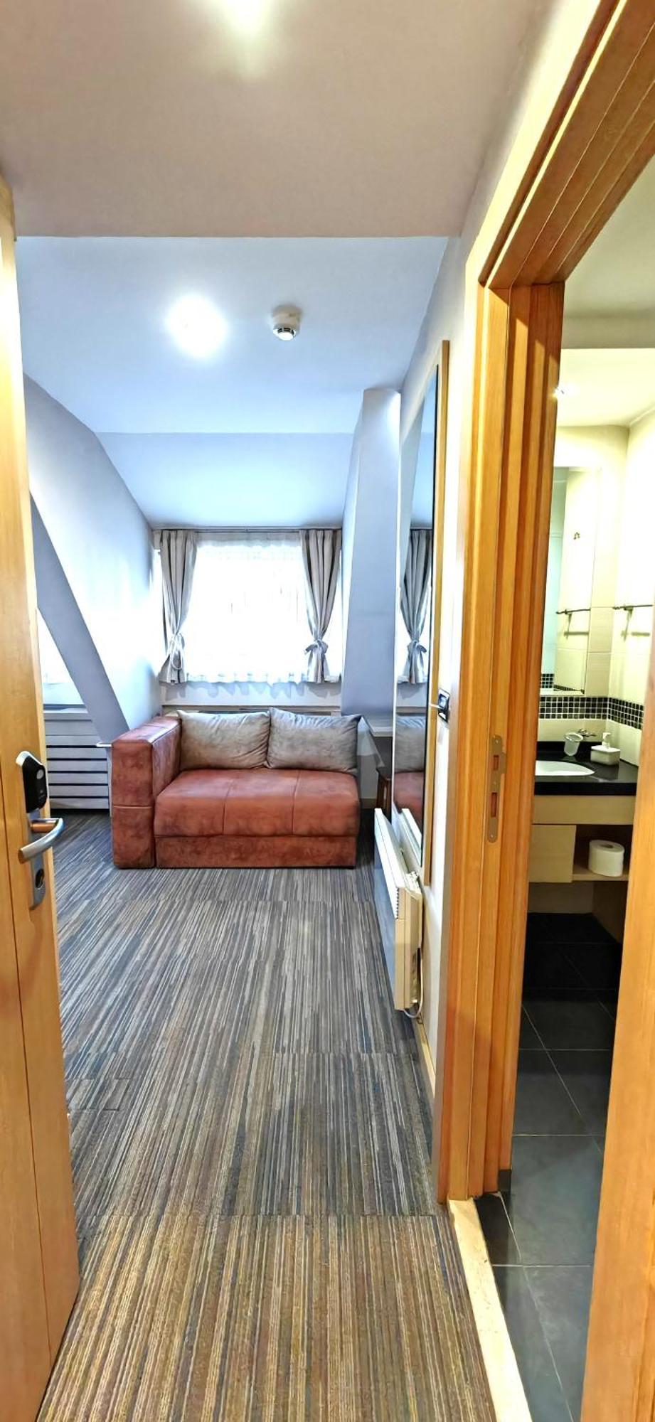 Angella Kop Konaci Apartment